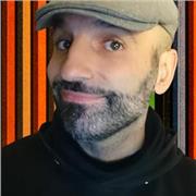 Laureato presso il Saint Louis College Of Music in Canto Pop e Songwriting, Francesco Chini offre lezioni di canto e teoria musica